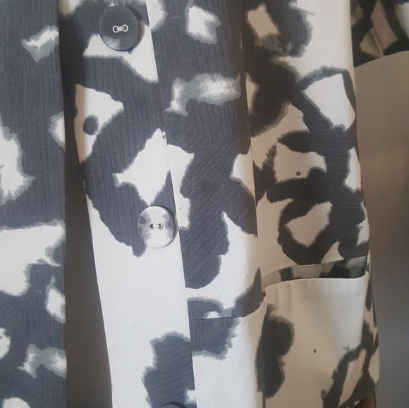 Ladies jacket - Picture 2 of 4